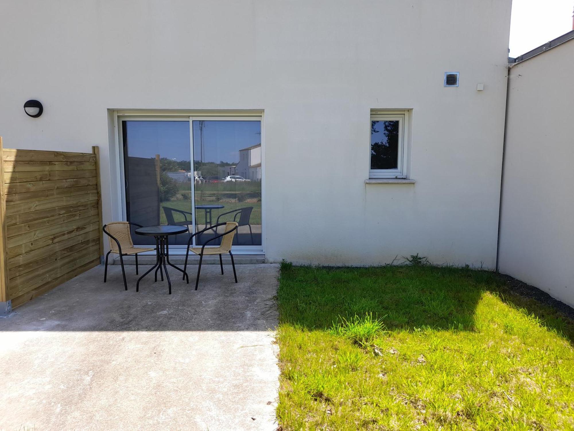 Studio Lumineux Avec Terrasse Ла-Рош-сюр-Йон Экстерьер фото