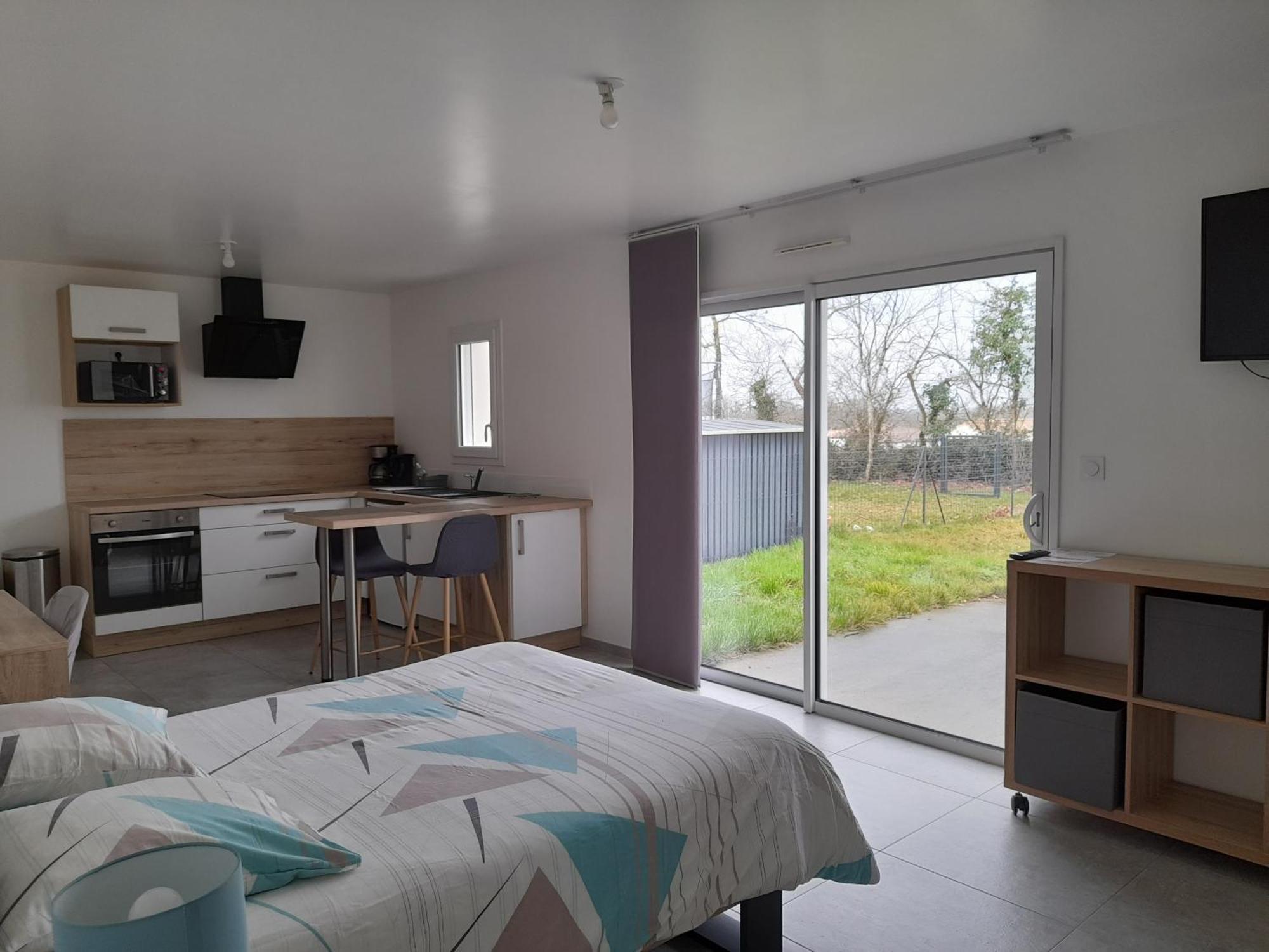 Studio Lumineux Avec Terrasse Ла-Рош-сюр-Йон Экстерьер фото